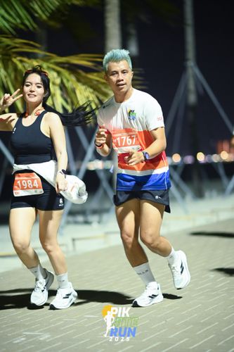Race photo from PIK NITE RUN 2025