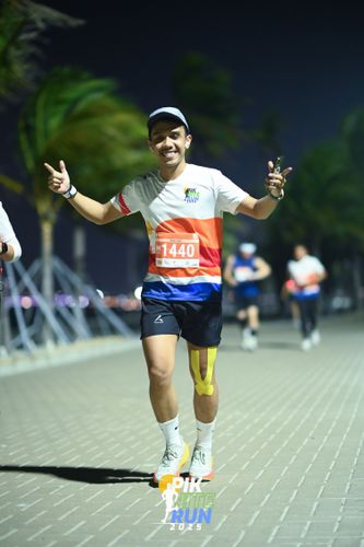Race photo from PIK NITE RUN 2025