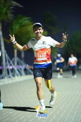 Race photo from PIK NITE RUN 2025