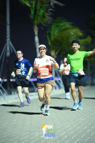 Race photo from PIK NITE RUN 2025