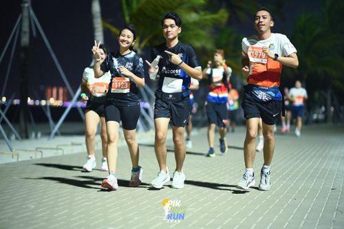 Race photo from PIK NITE RUN 2025