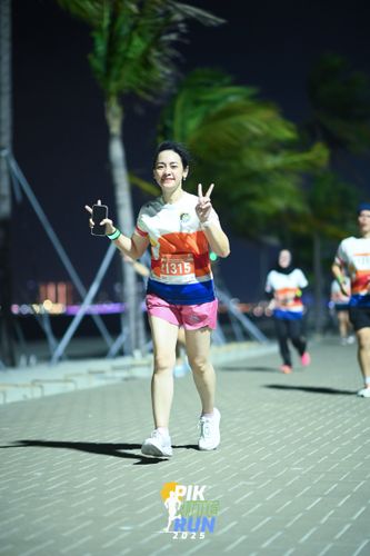 Race photo from PIK NITE RUN 2025