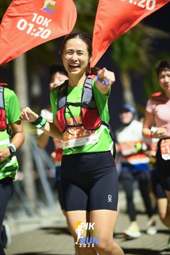 Race photo from PIK NITE RUN 2025