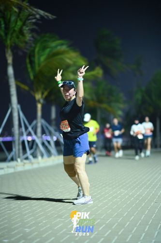 Race photo from PIK NITE RUN 2025