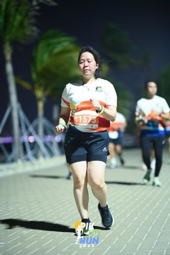 Race photo from PIK NITE RUN 2025