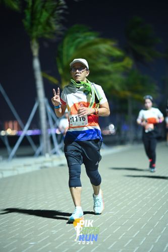 Race photo from PIK NITE RUN 2025