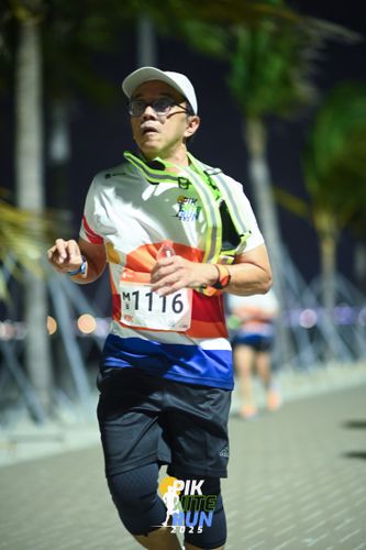 Race photo from PIK NITE RUN 2025