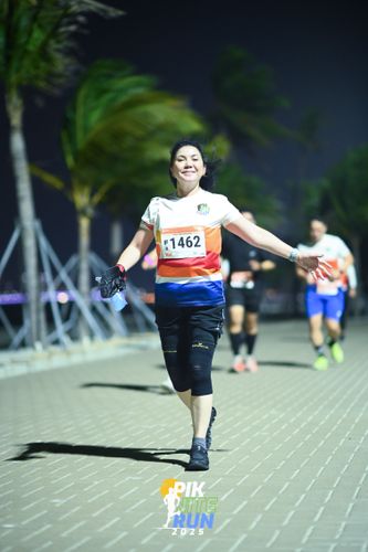 Race photo from PIK NITE RUN 2025