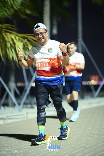 Race photo from PIK NITE RUN 2025
