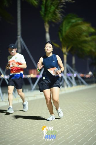 Race photo from PIK NITE RUN 2025