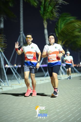 Race photo from PIK NITE RUN 2025
