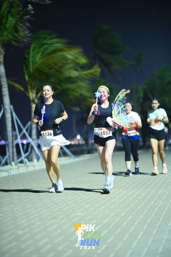 Race photo from PIK NITE RUN 2025