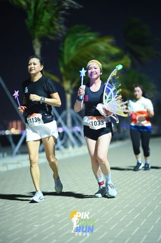 Race photo from PIK NITE RUN 2025