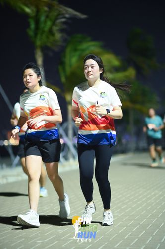 Race photo from PIK NITE RUN 2025
