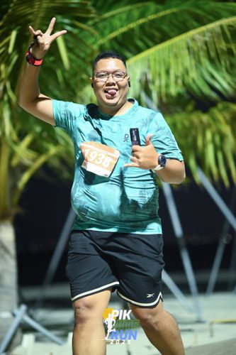 Race photo from PIK NITE RUN 2025