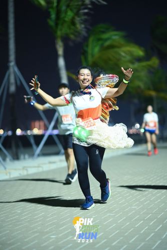 Race photo from PIK NITE RUN 2025