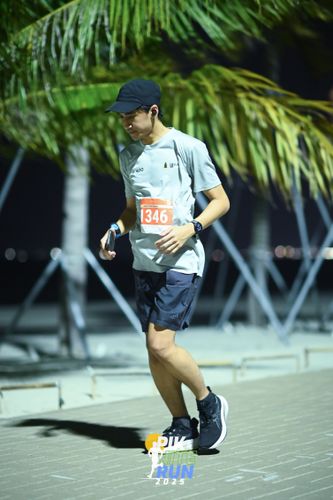 Race photo from PIK NITE RUN 2025