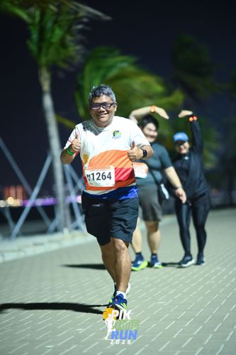 Race photo from PIK NITE RUN 2025