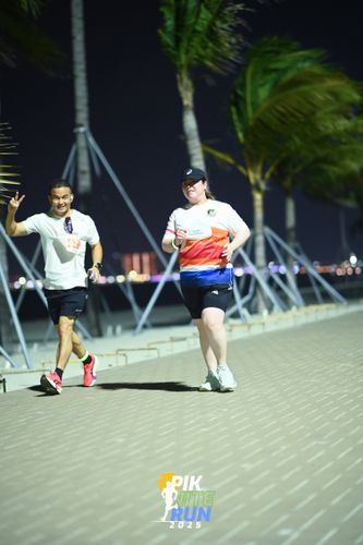 Race photo from PIK NITE RUN 2025