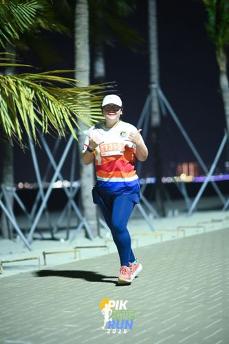Race photo from PIK NITE RUN 2025