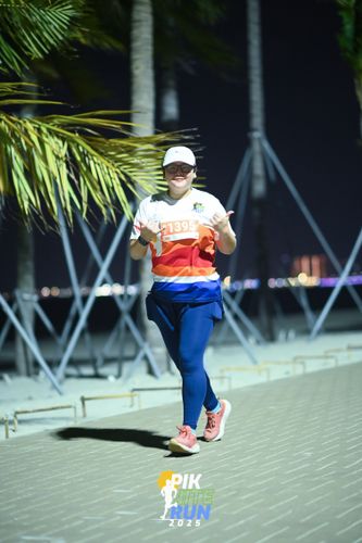 Race photo from PIK NITE RUN 2025