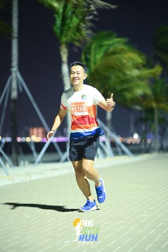 Race photo from PIK NITE RUN 2025