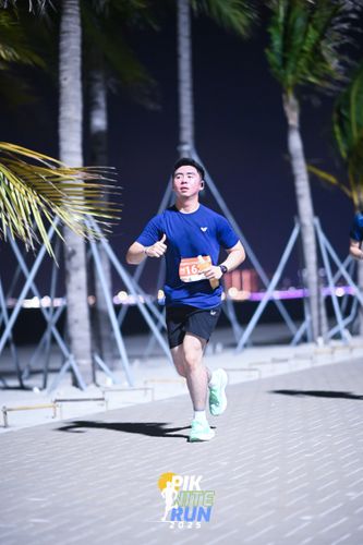Race photo from PIK NITE RUN 2025
