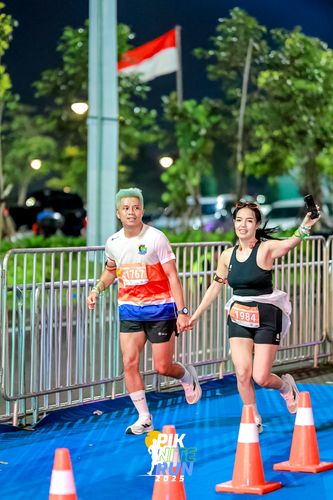 Race photo from PIK NITE RUN 2025