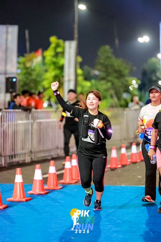 Race photo from PIK NITE RUN 2025