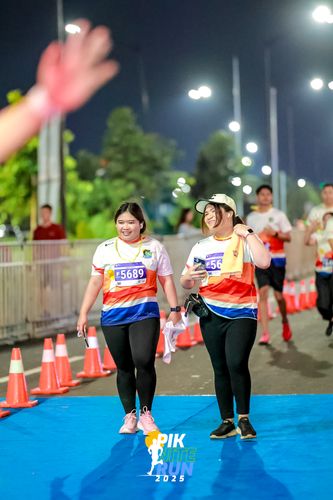 Race photo from PIK NITE RUN 2025