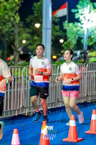 Race photo from PIK NITE RUN 2025