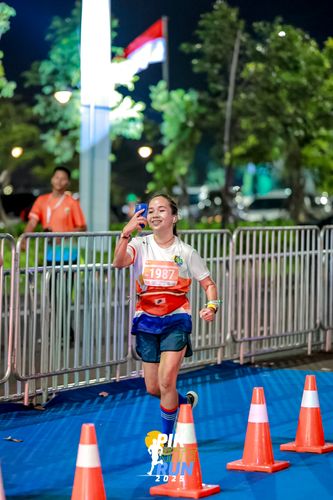 Race photo from PIK NITE RUN 2025