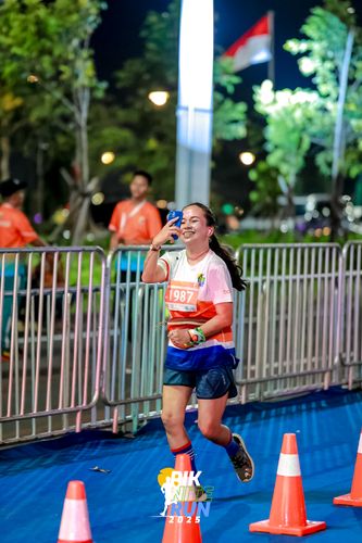 Race photo from PIK NITE RUN 2025
