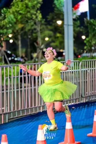 Race photo from PIK NITE RUN 2025