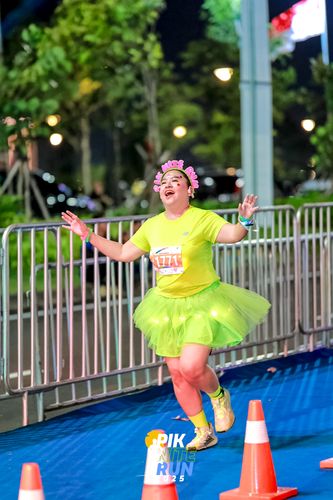 Race photo from PIK NITE RUN 2025