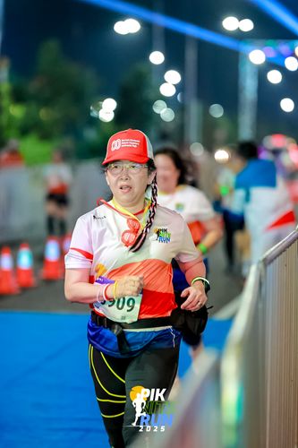Race photo from PIK NITE RUN 2025