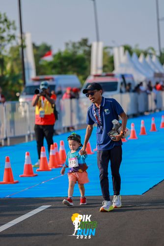 Race photo from PIK NITE RUN 2025