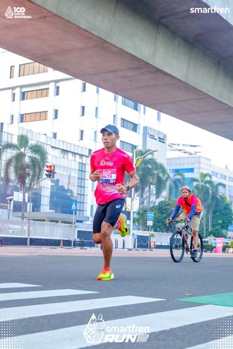 Race photo from Smartfren Run 2025 