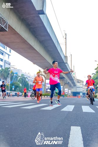 Race photo from Smartfren Run 2025 