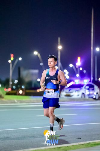 Race photo from PIK NITE RUN 2025