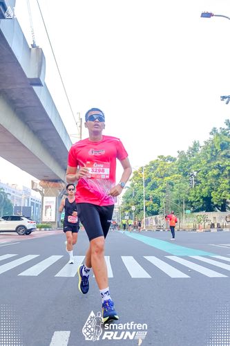 Race photo from Smartfren Run 2025 