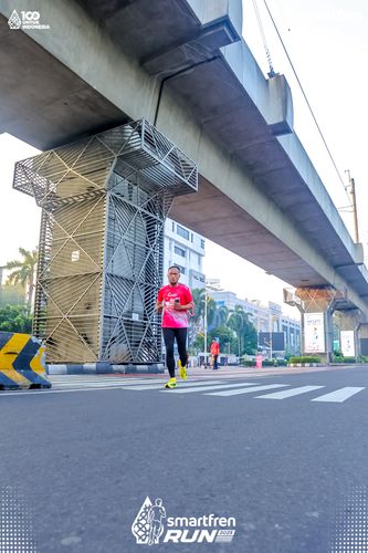 Race photo from Smartfren Run 2025 