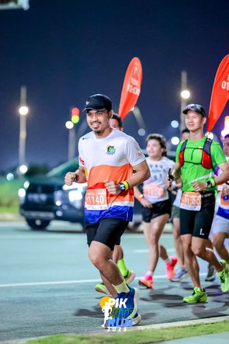 Race photo from PIK NITE RUN 2025