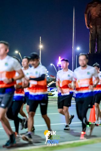 Race photo from PIK NITE RUN 2025