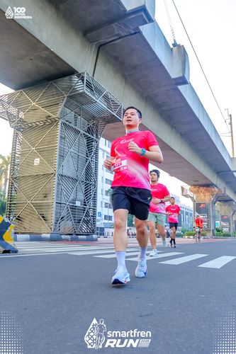 Race photo from Smartfren Run 2025 