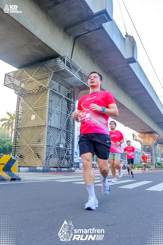 Race photo from Smartfren Run 2025 