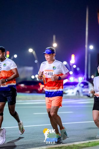 Race photo from PIK NITE RUN 2025