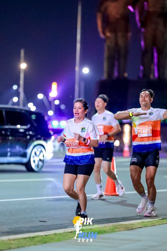 Race photo from PIK NITE RUN 2025