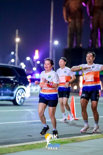 Race photo from PIK NITE RUN 2025