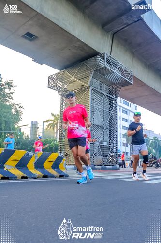 Race photo from Smartfren Run 2025 